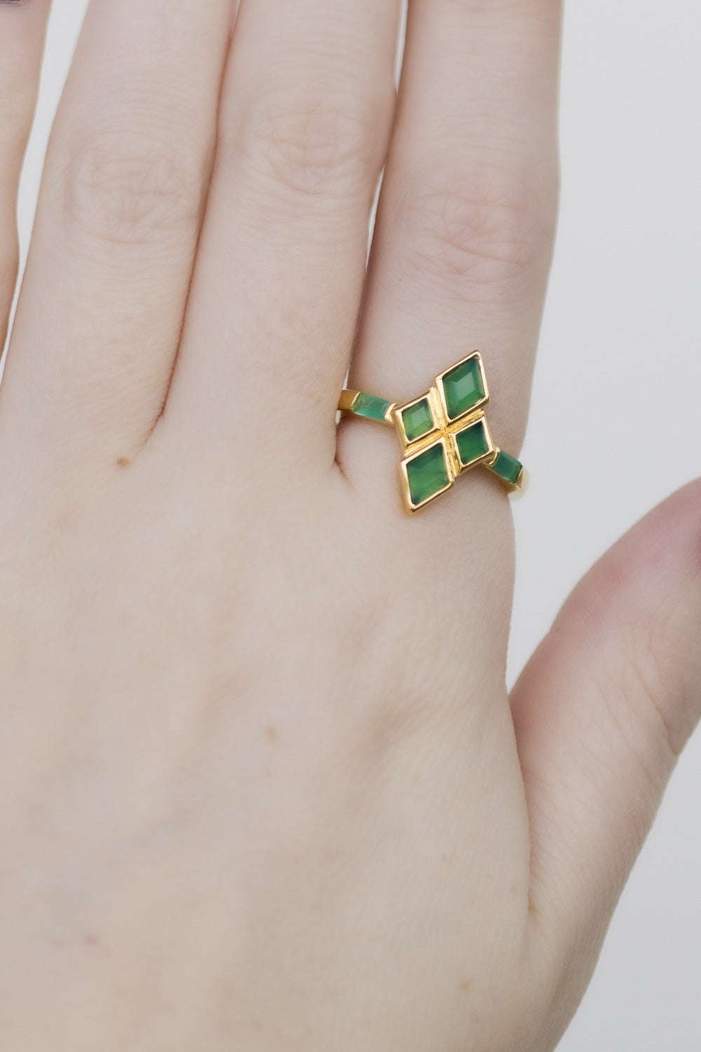 SIGNATURE RING GOLD GREEN ONYX