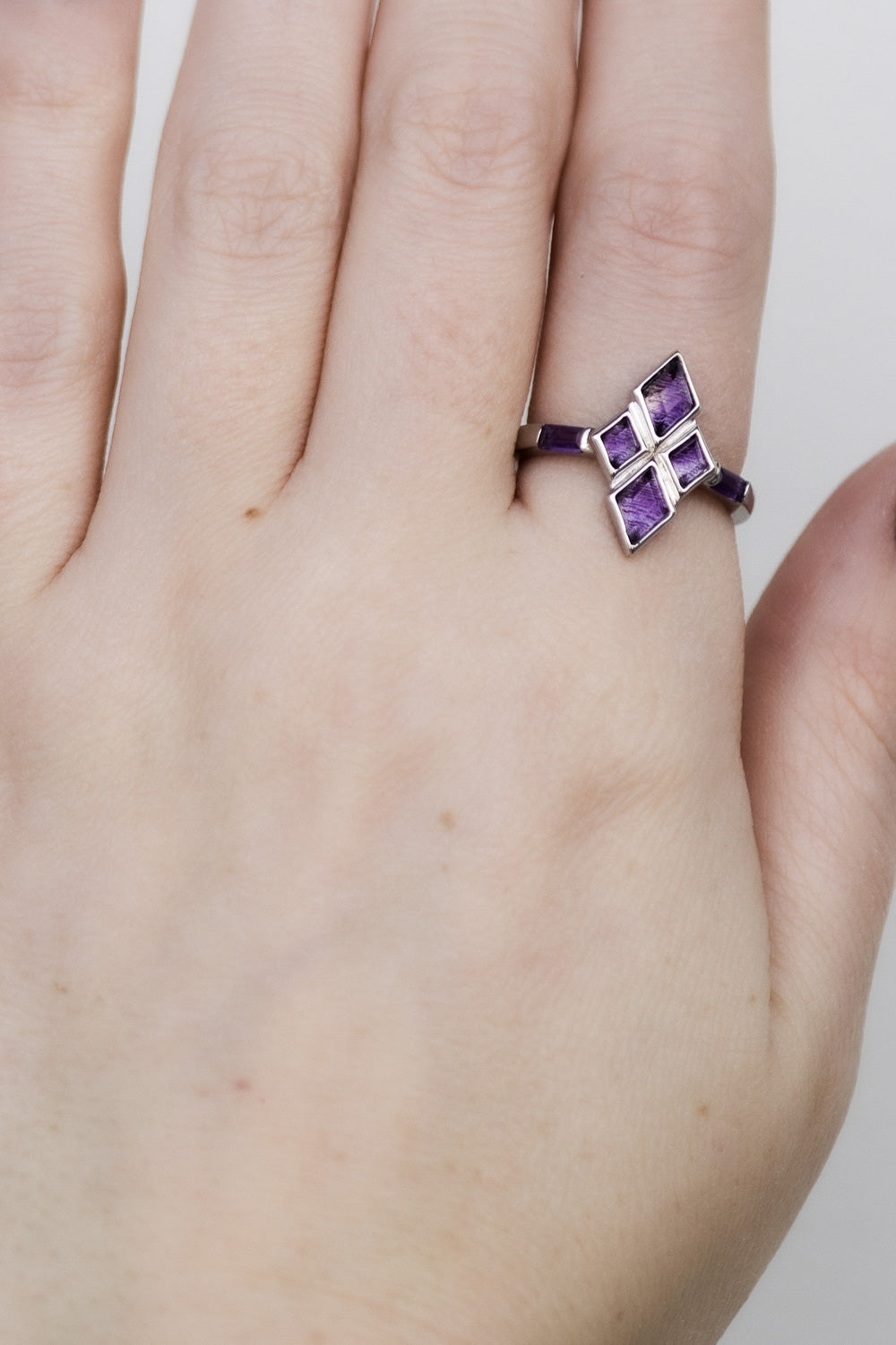 SIGNATURE RING SILVER AMETHYST